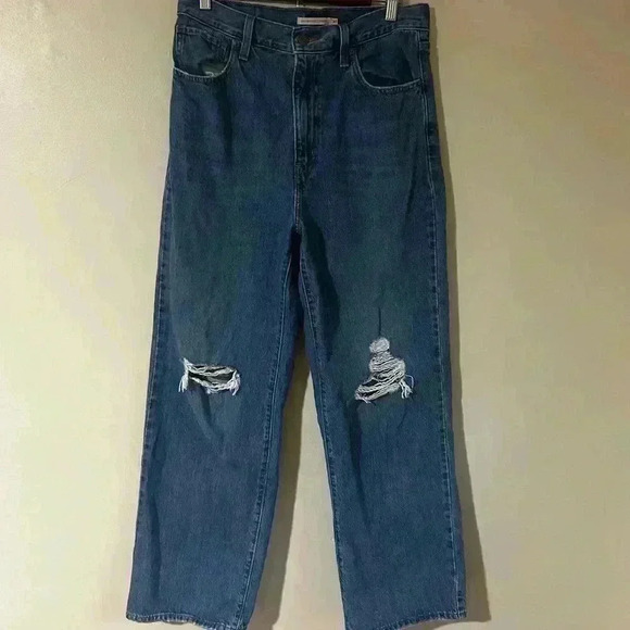 Levi’s High Waisted Straight Jean